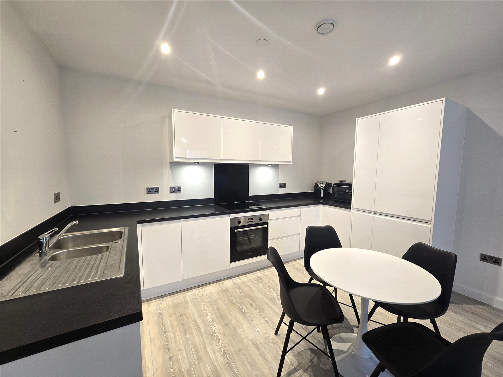 Chailey Place, Hayes, Greater London, UB3, photo 4