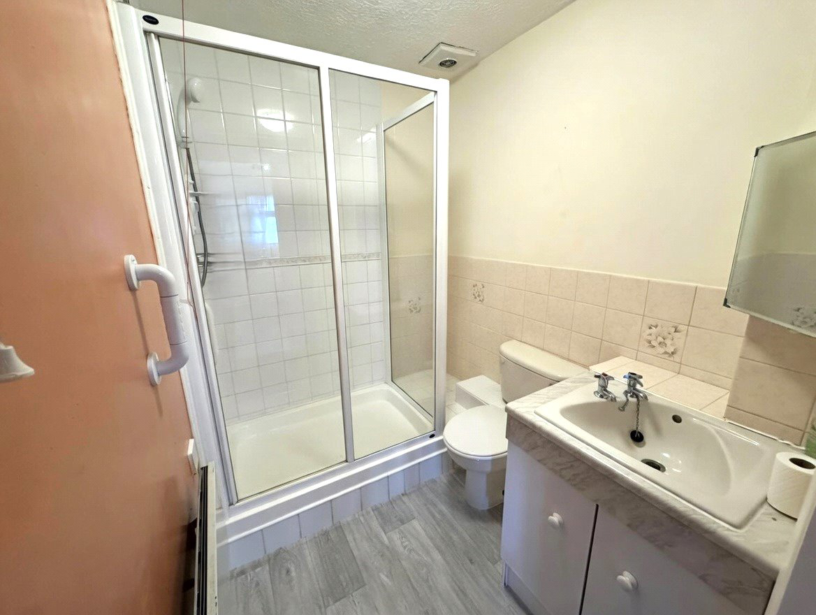 Magnolia Court, Auriol Drive, Uxbridge, Greater London, UB10, photo 10