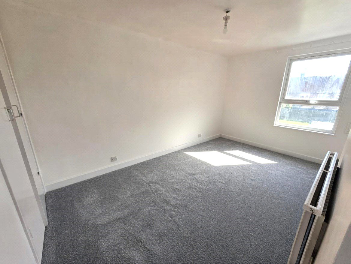 St Helens Close, Hillingdon, Greater London, UB8, photo 5