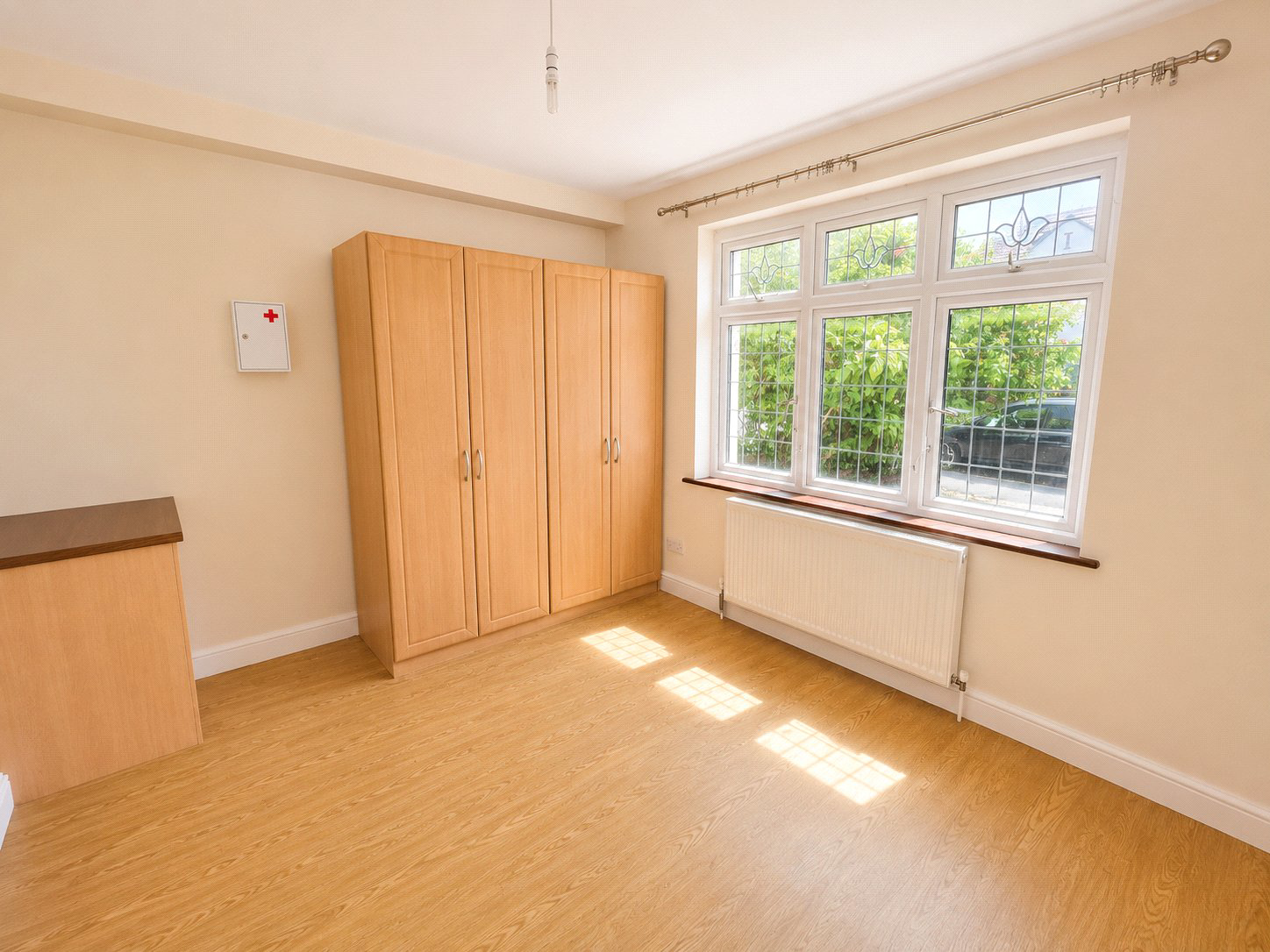Chatsworth Crescent, Hounslow, Greater London, TW3, photo 4