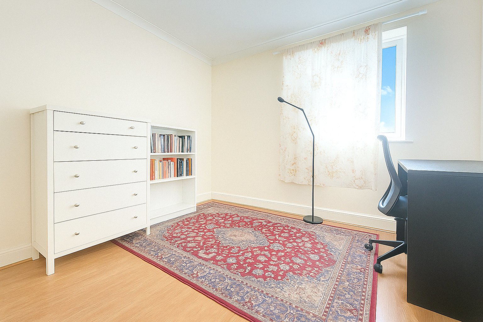 Vine Place, Hounslow, Greater London, TW3, photo 3