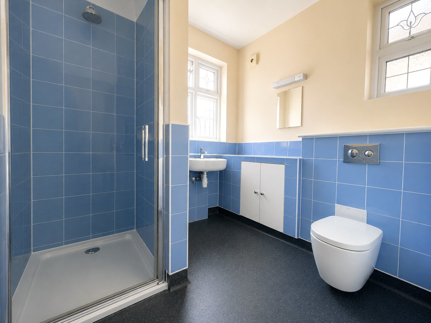 Chatsworth Crescent, Hounslow, Greater London, TW3, photo 9