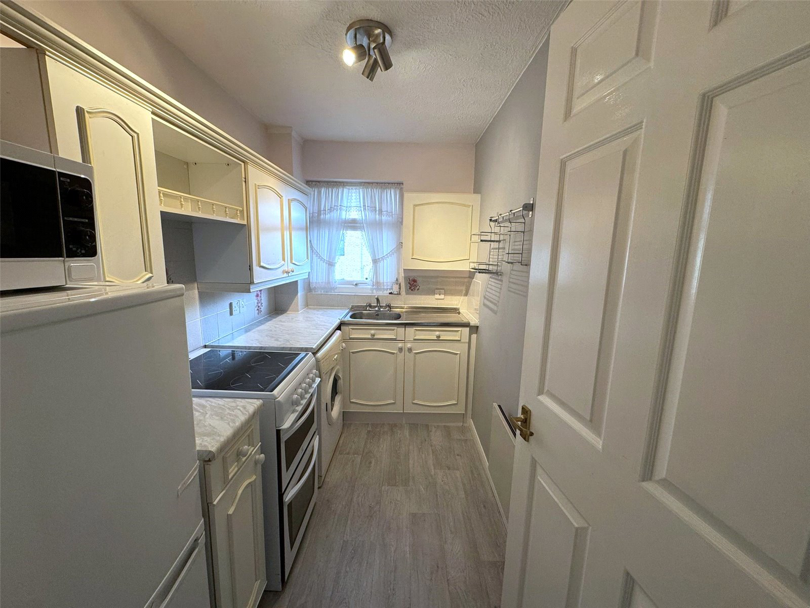 Magnolia Court, Auriol Drive, Uxbridge, Greater London, UB10, photo 9