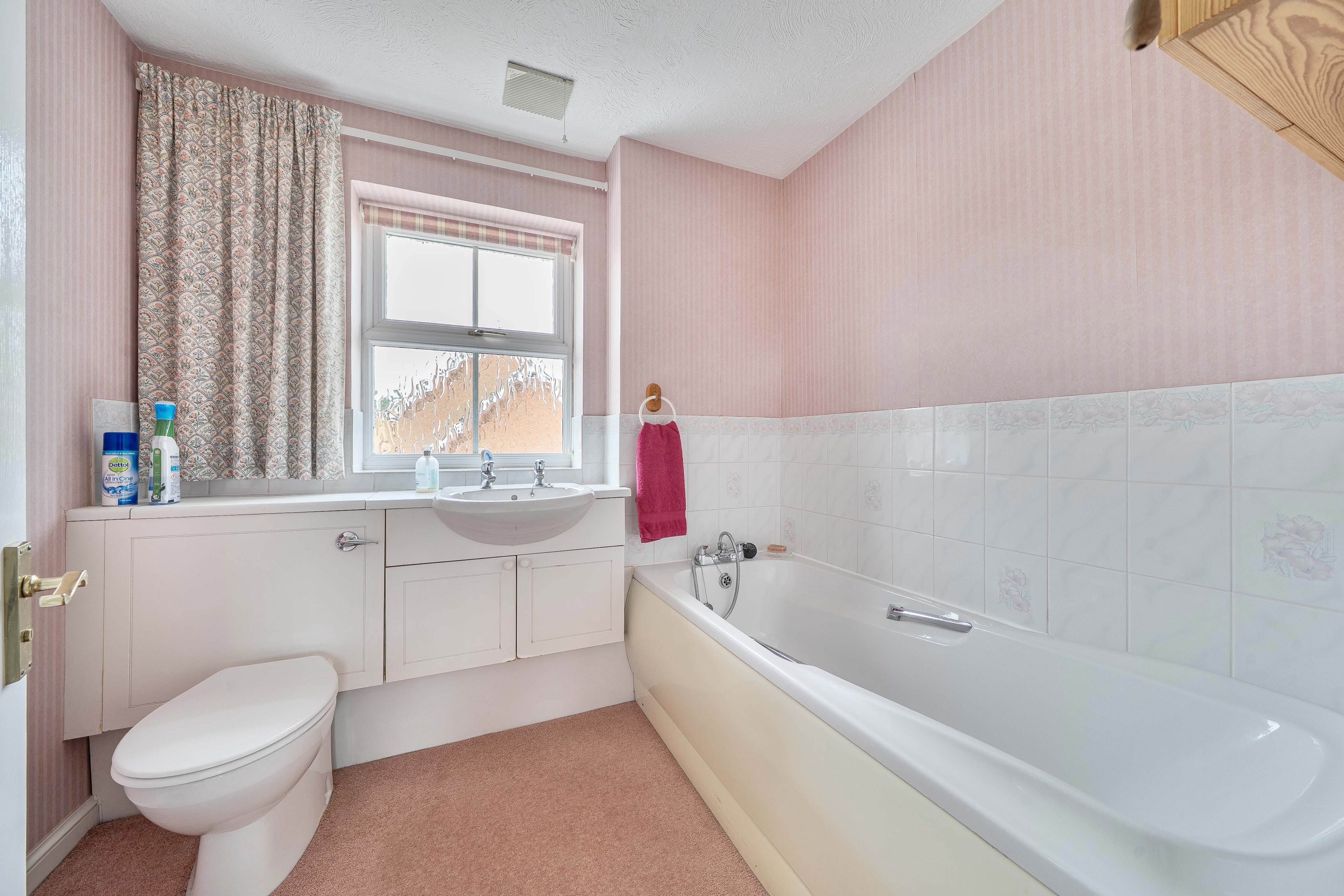 Stanley Close, Coulsdon, CR5, photo 15