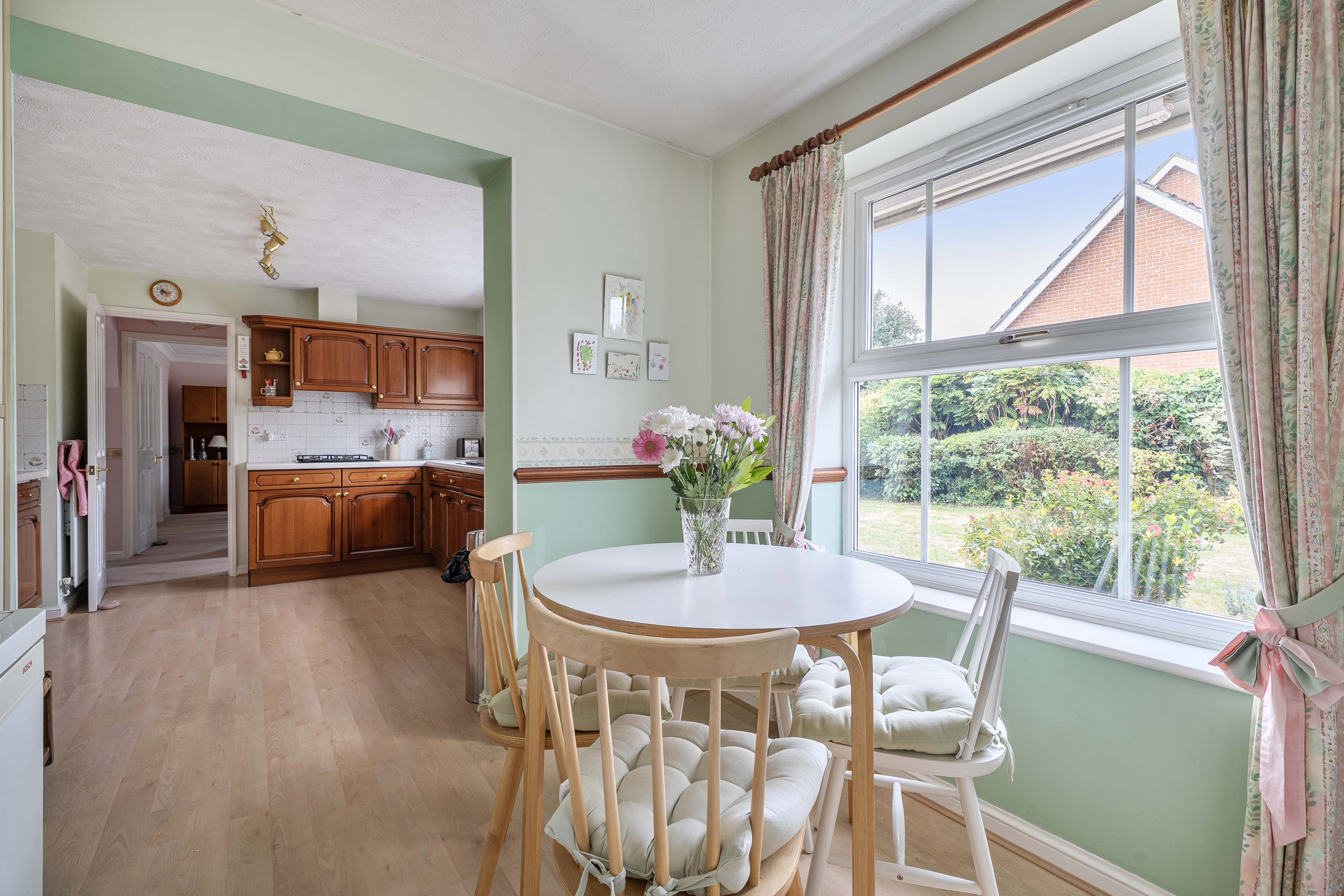 Stanley Close, Coulsdon, CR5, photo 5