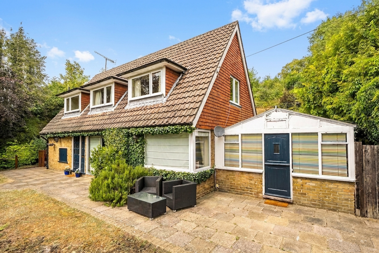 Stuart Road, Warlingham, CR6