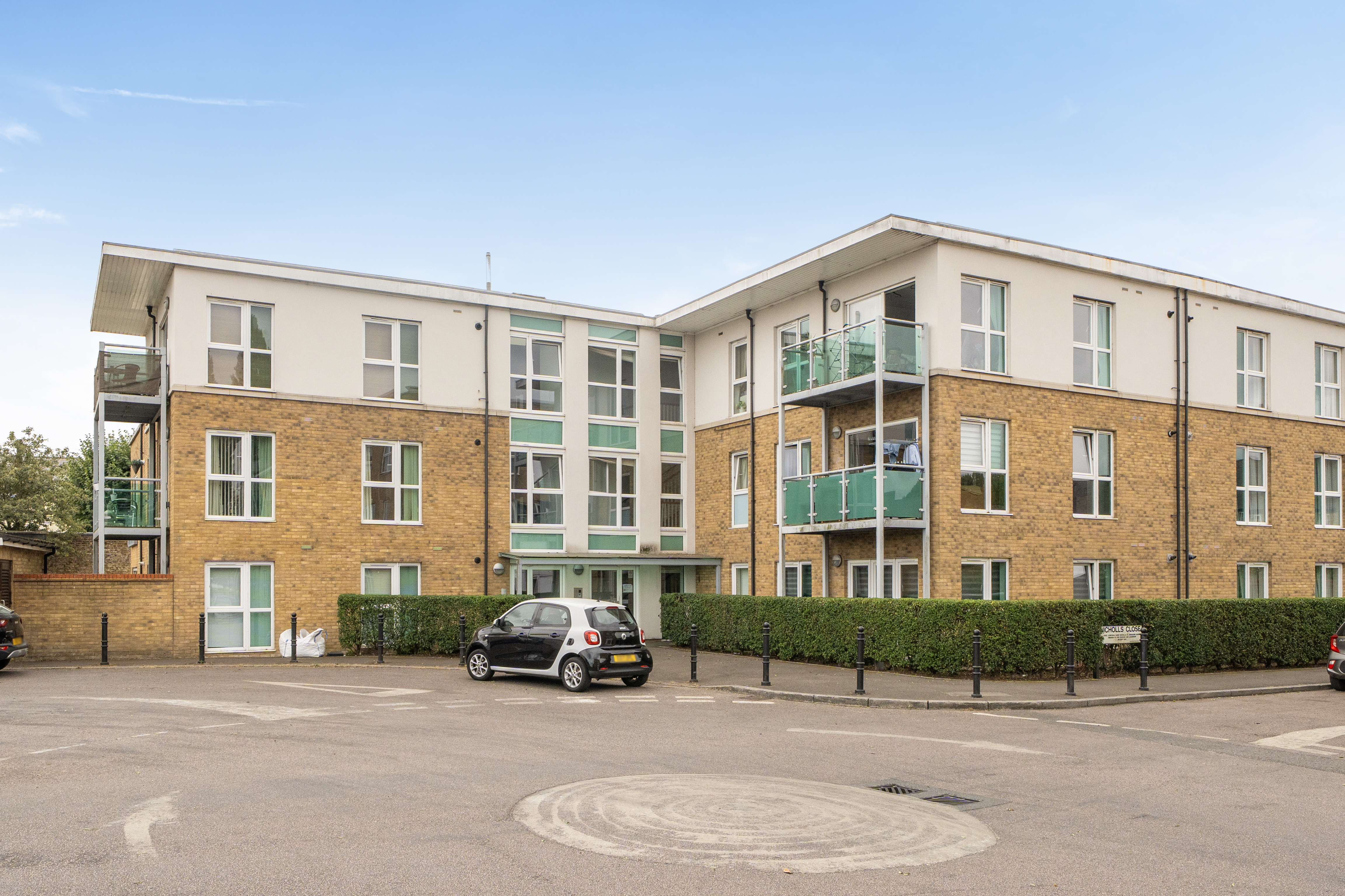 Nicholls Close, Caterham, CR3