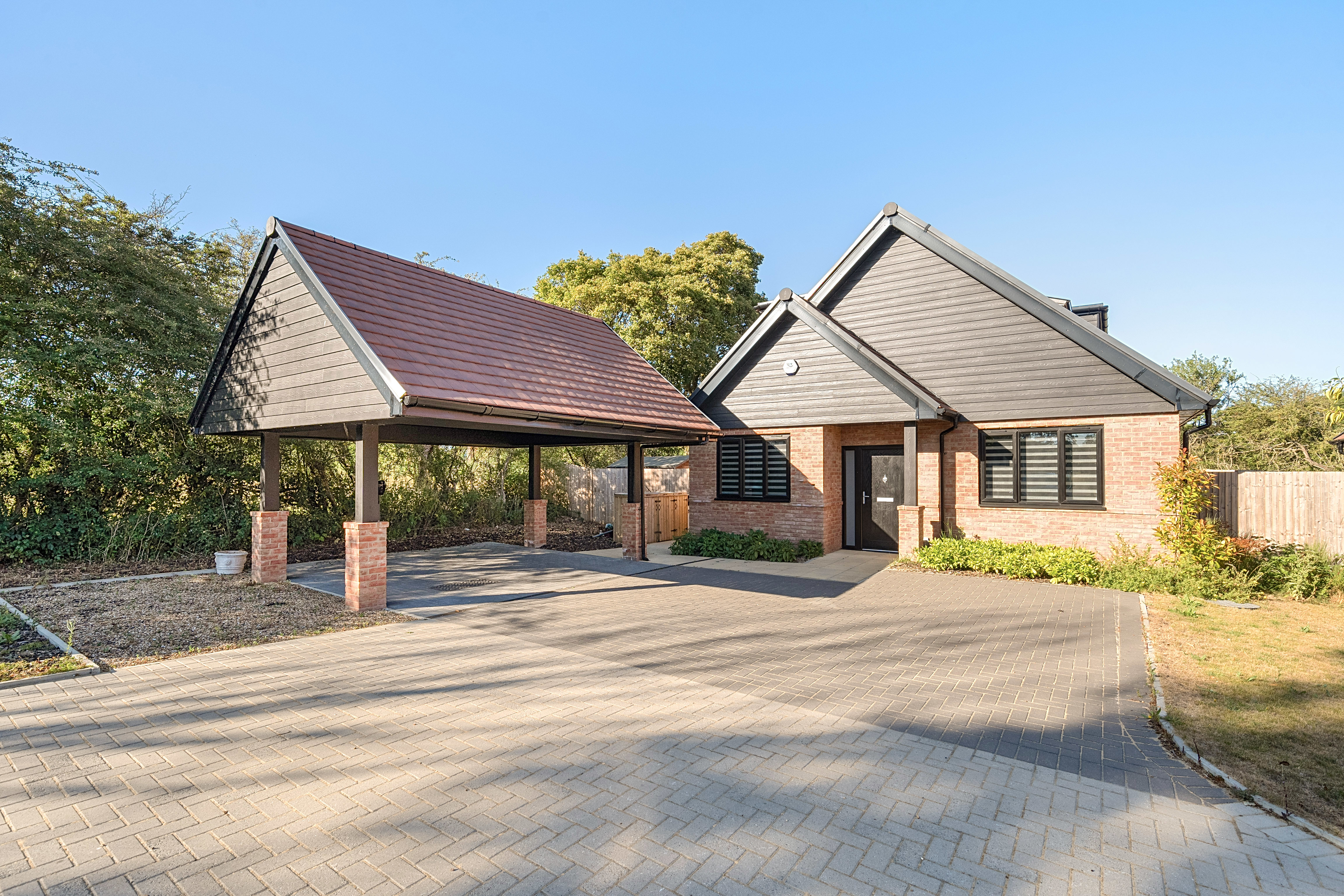 Merlin Drive, Edenbridge, TN8