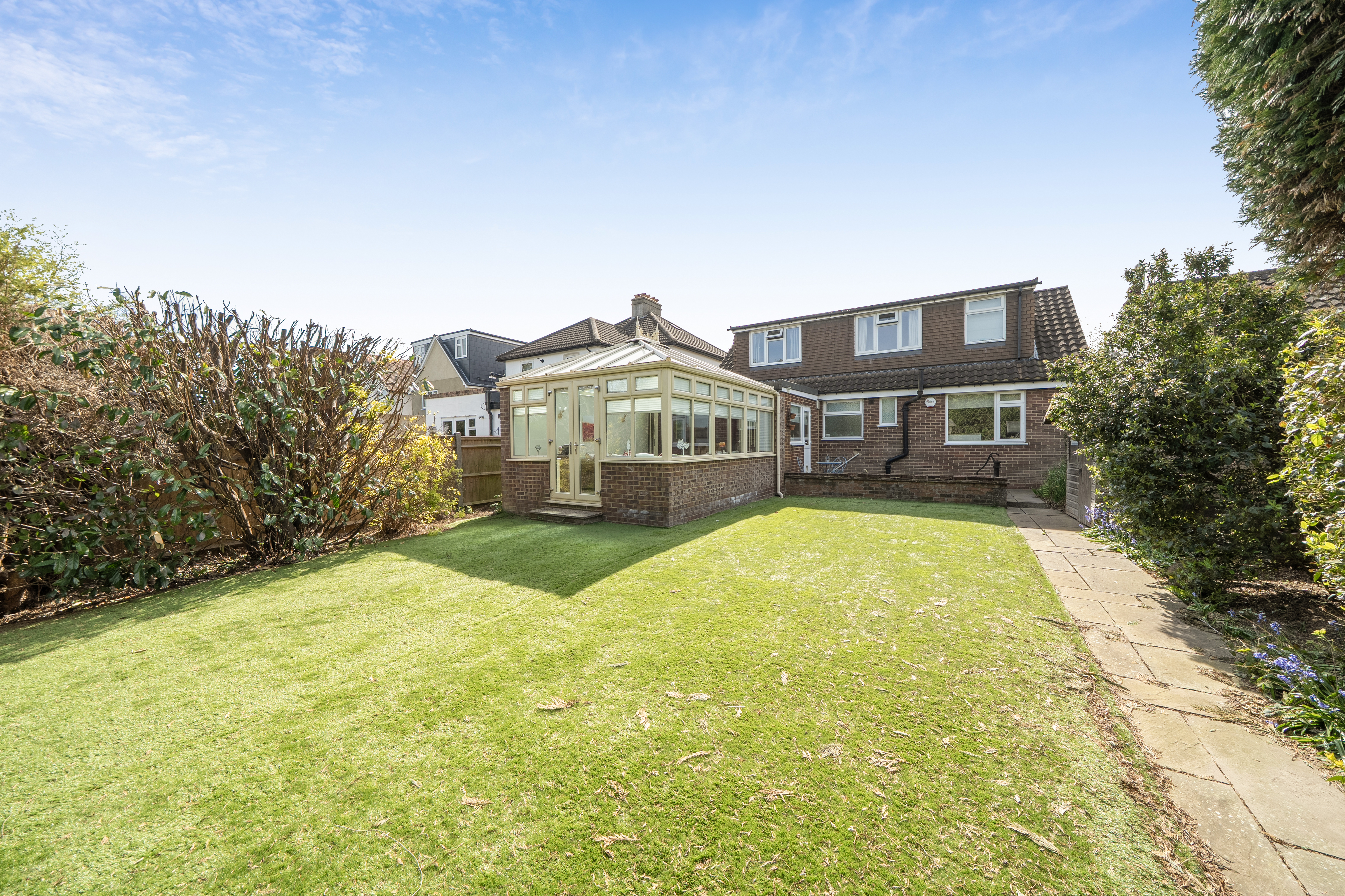 Avenue Road, Caterham, CR3