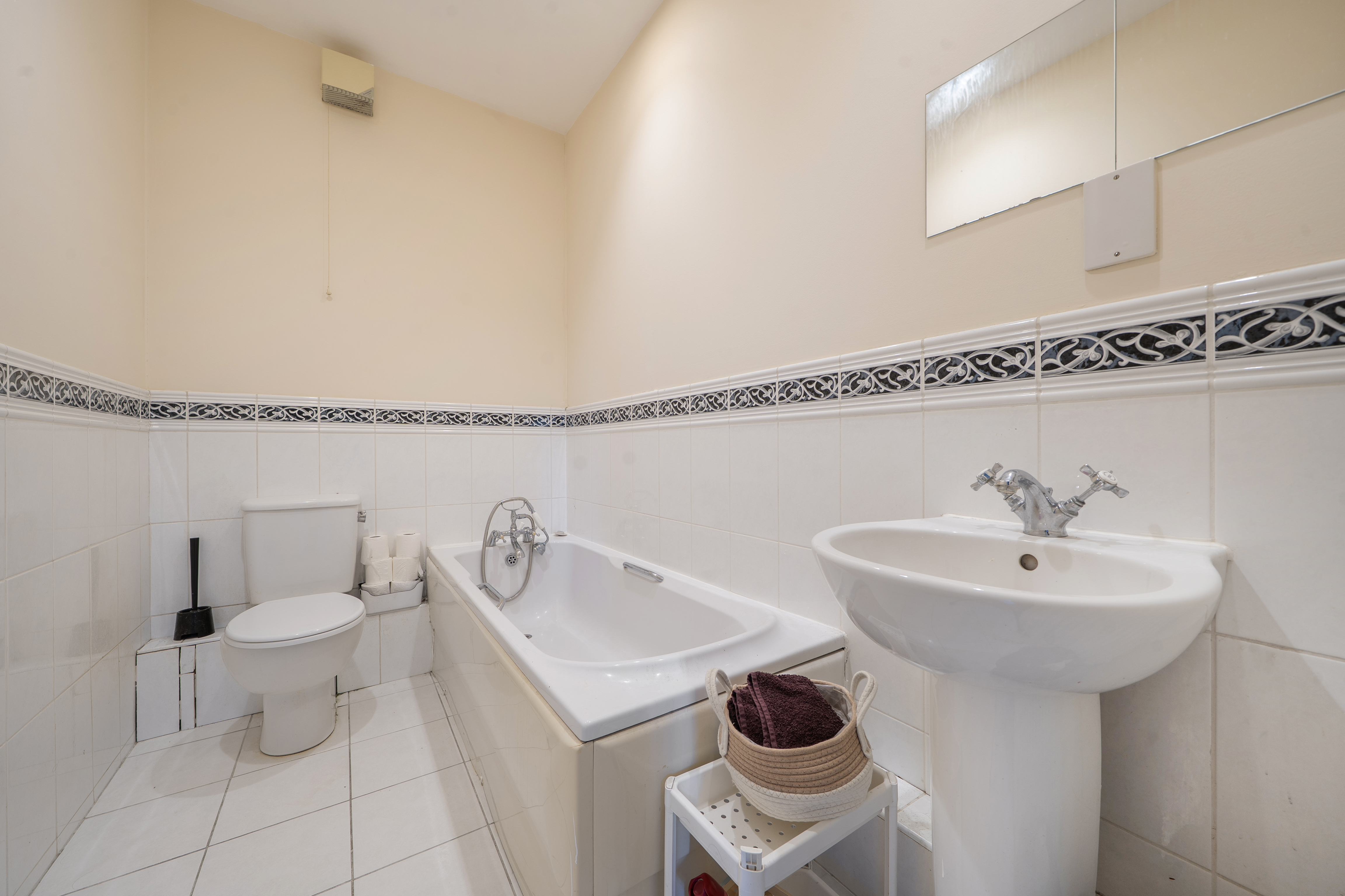 Brigade Place, Caterham, CR3, photo 11