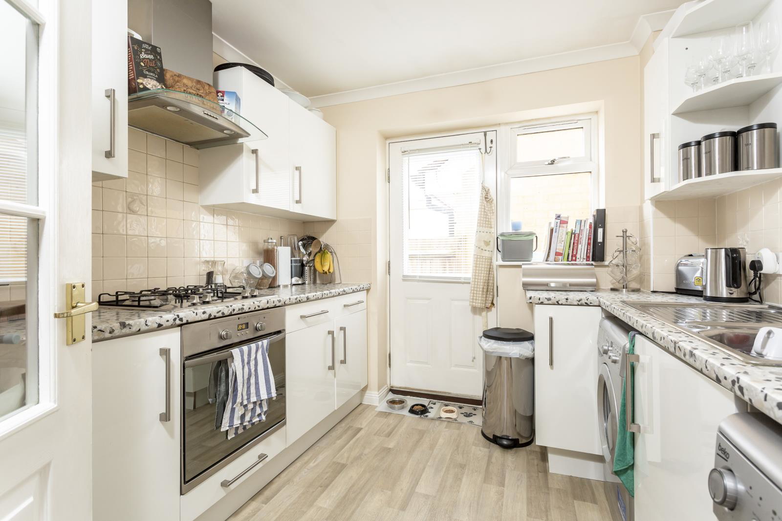 St. Lawrence Way, Caterham, CR3, photo 3