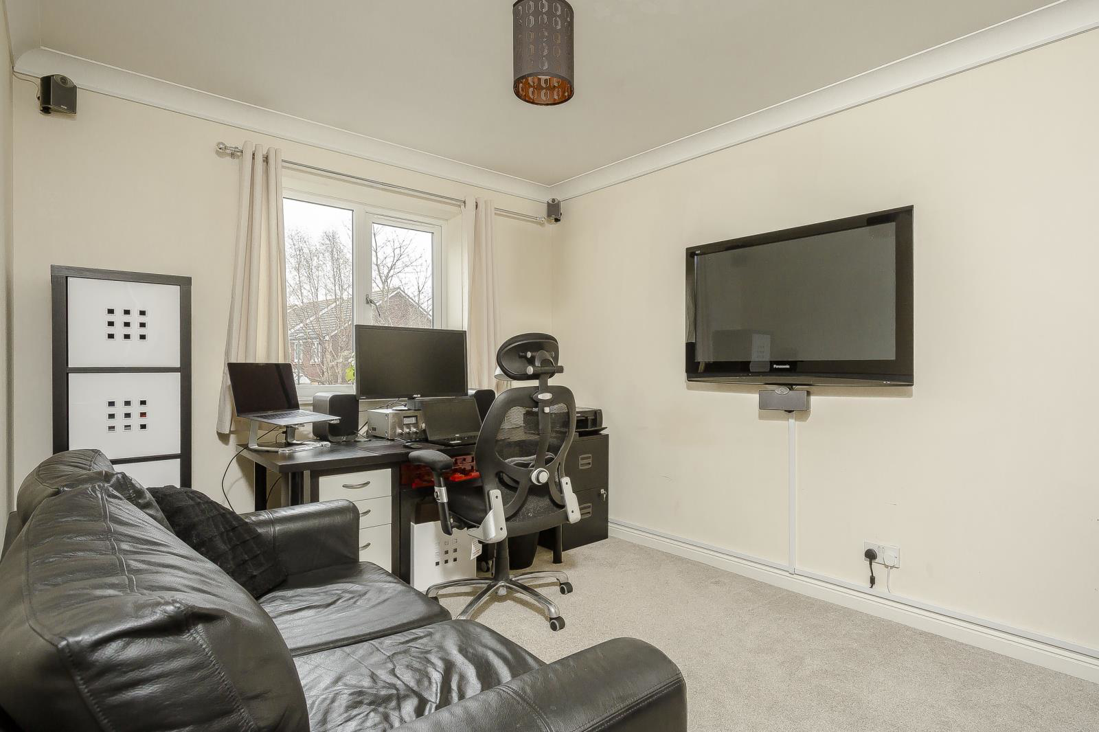 St. Lawrence Way, Caterham, CR3, photo 7