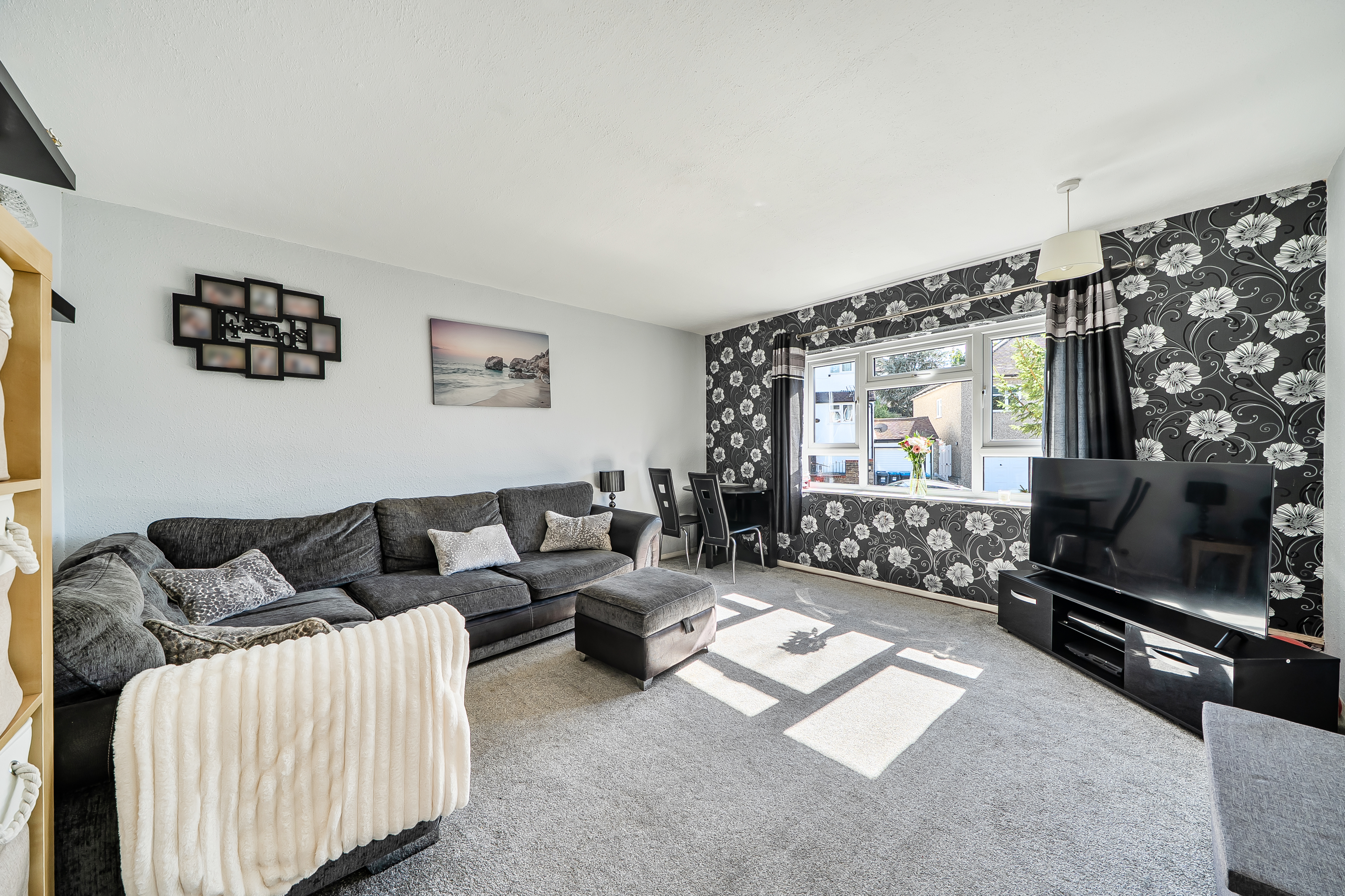 Milton Road, Caterham, CR3, photo 2