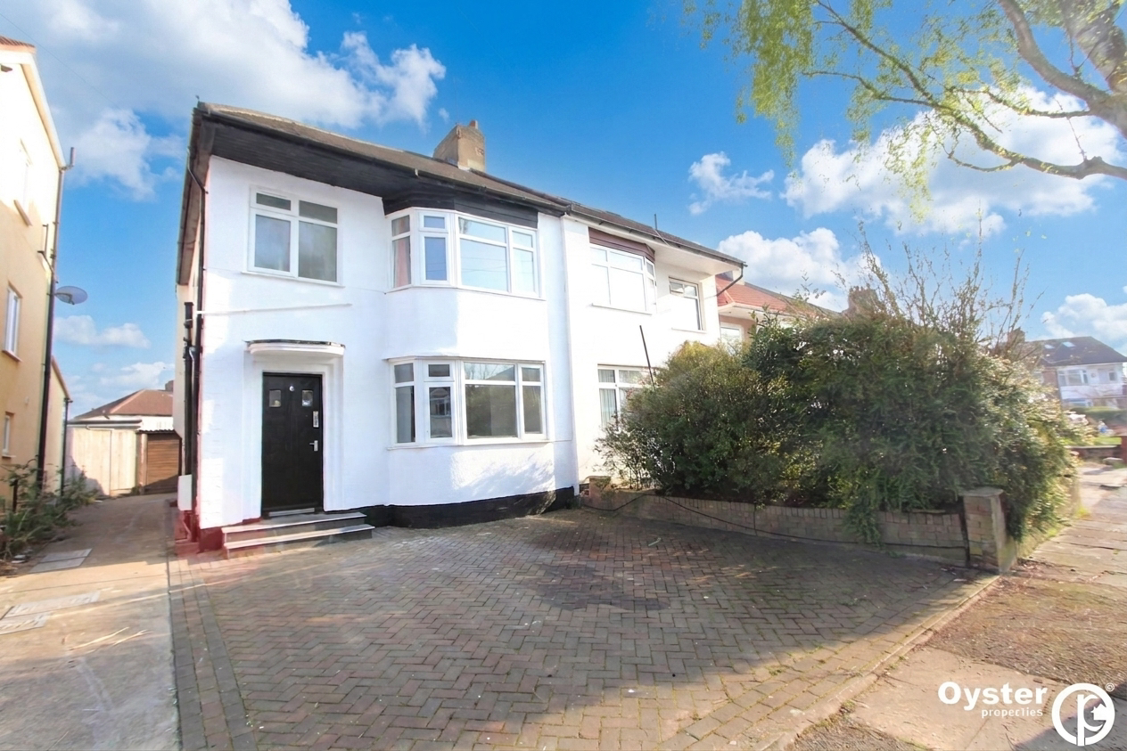 Bideford Close, Edgware, HA8