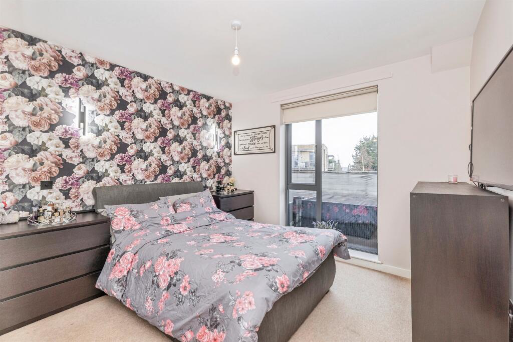 Goddard Drive, Bushey, WD23, photo 5