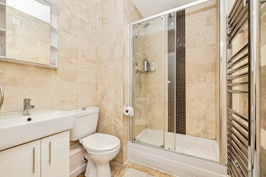 Goddard Drive, Bushey, WD23, photo 14