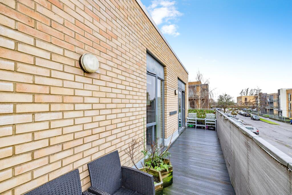 Goddard Drive, Bushey, WD23, photo 4