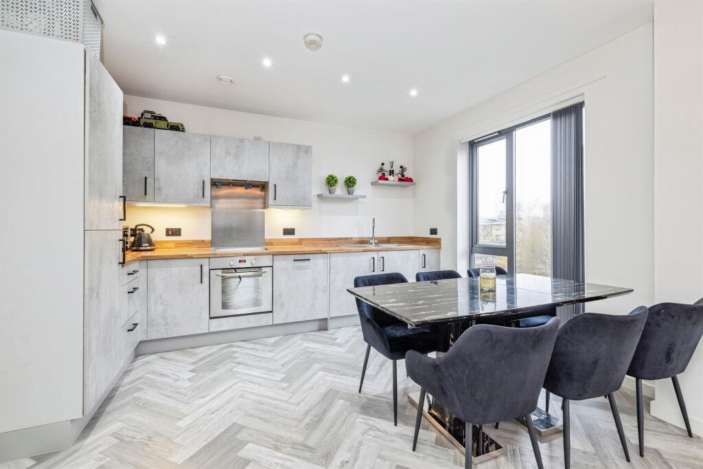 Goddard Drive, Bushey, WD23, photo 3