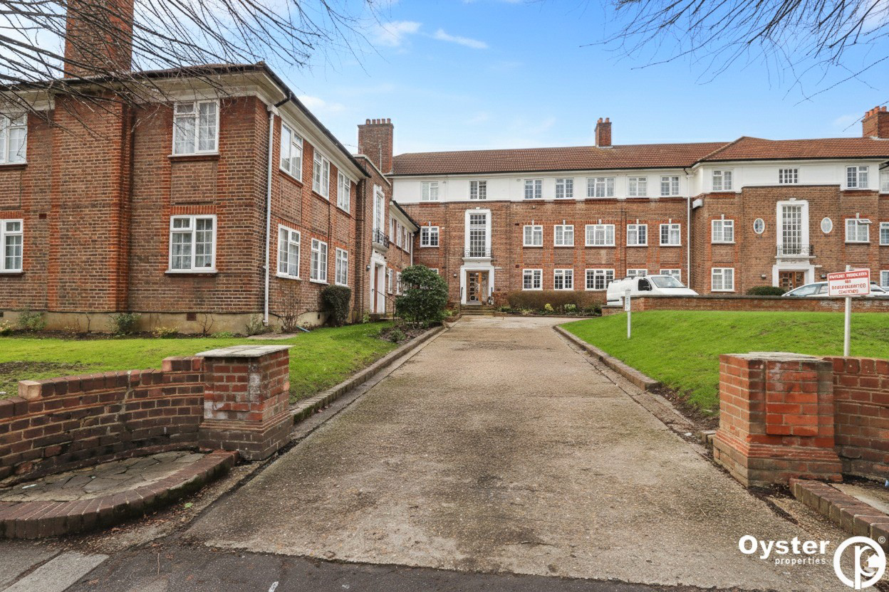 Palmers Road, Arnos Grove Court, N11