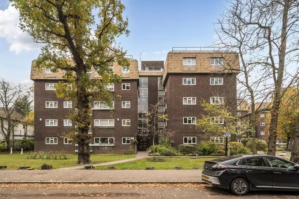 Lodge Close, Edgware, HA8