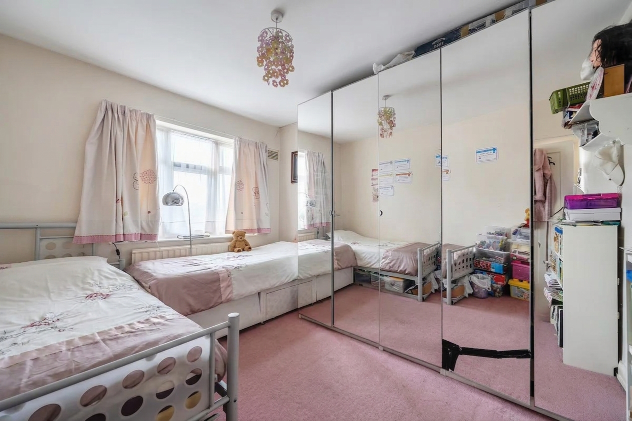 Wyre Grove, Edgware, HA8, photo 9