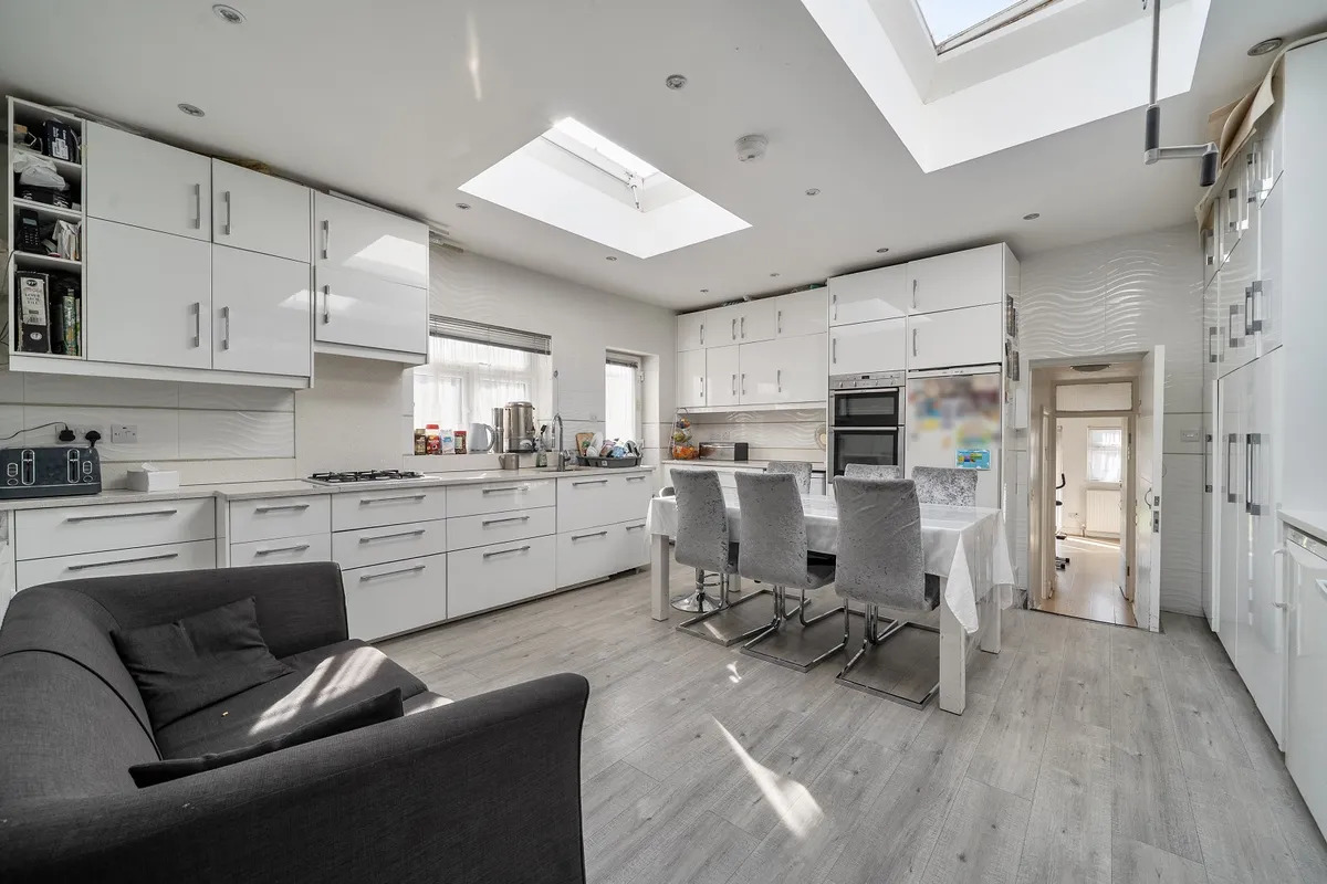 Wyre Grove, Edgware, HA8, photo 3
