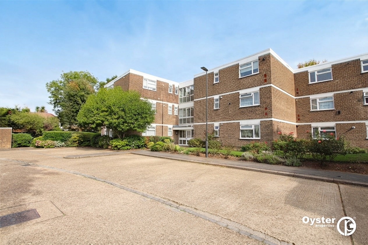 Stratton Close, Edgware, HA8