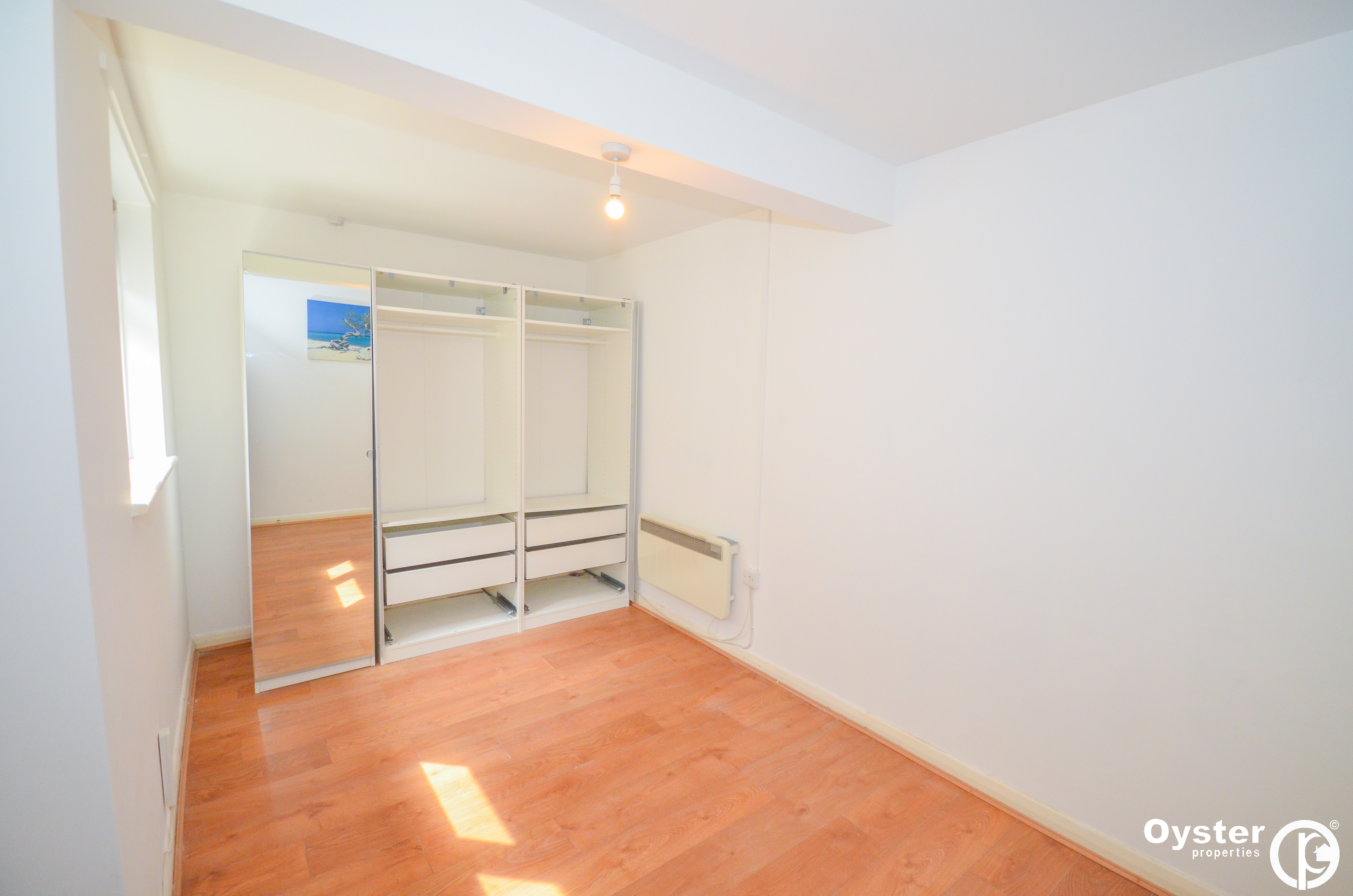 High Road, London, N12, photo 5