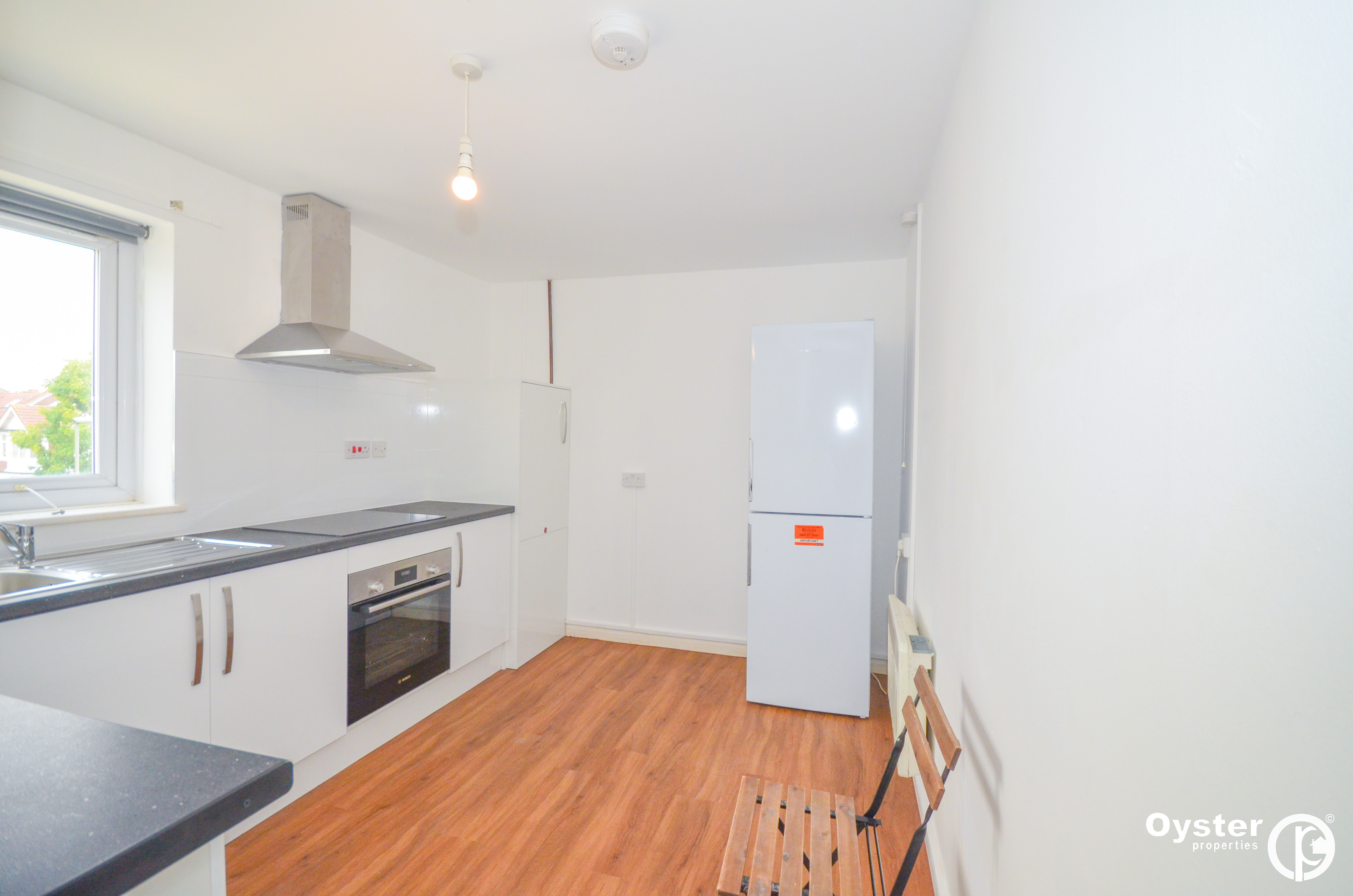 High Road, London, N12, photo 2