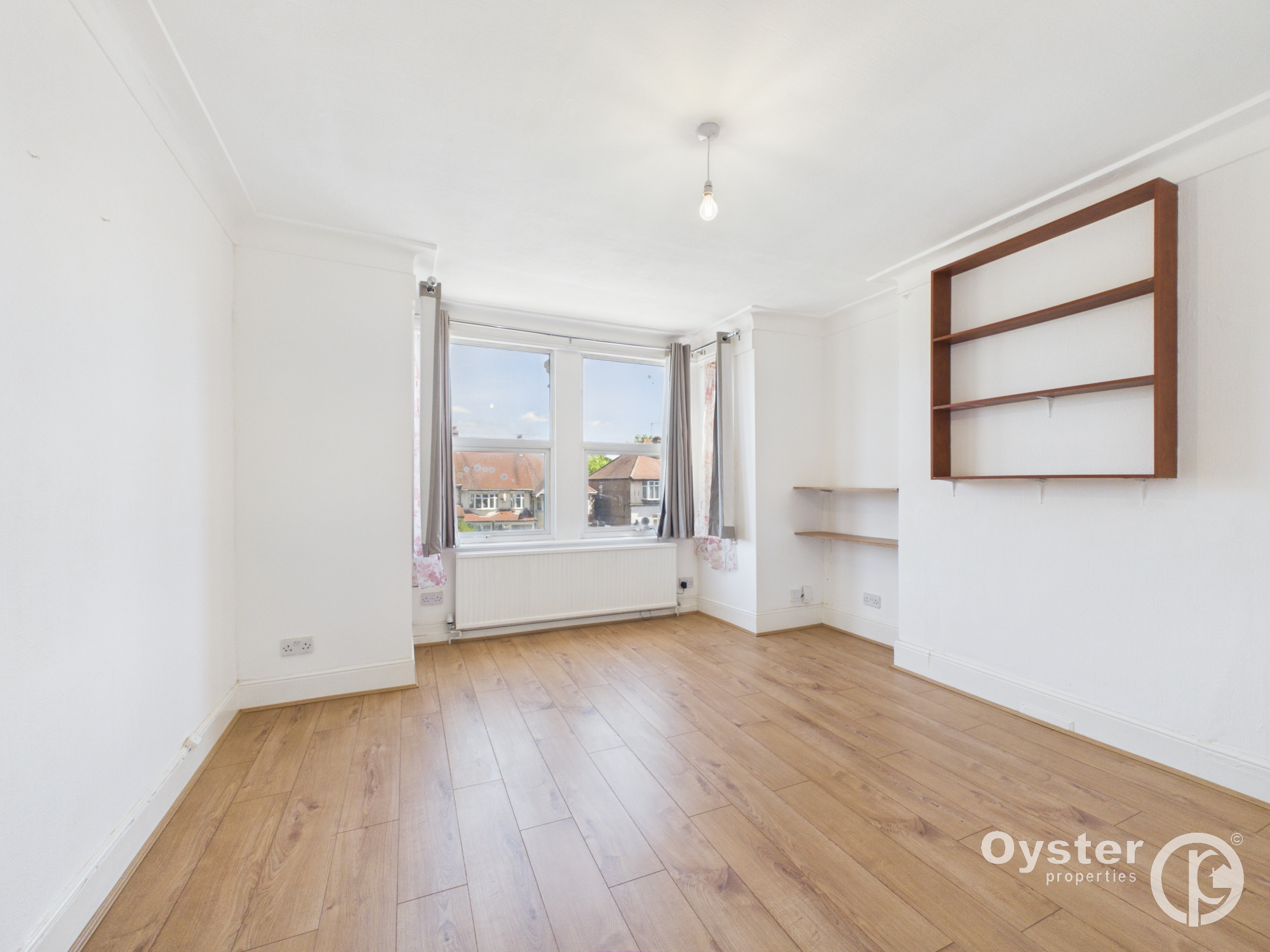 Bowes Road, London, N11