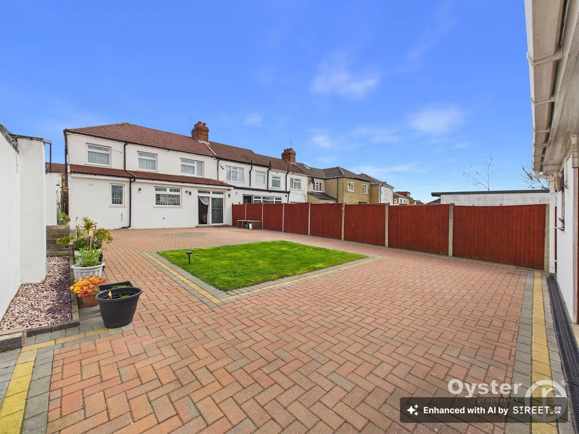 Turner Road, Edgware, HA8