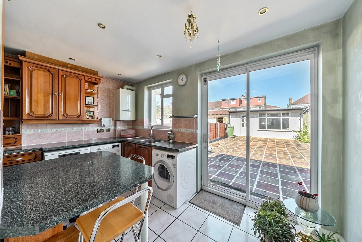 Princes Avenue, London, NW9, photo 3