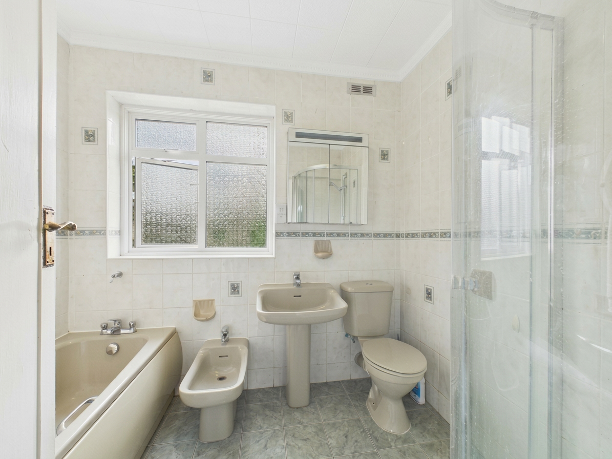 Seafield Road, London, N11, photo 20