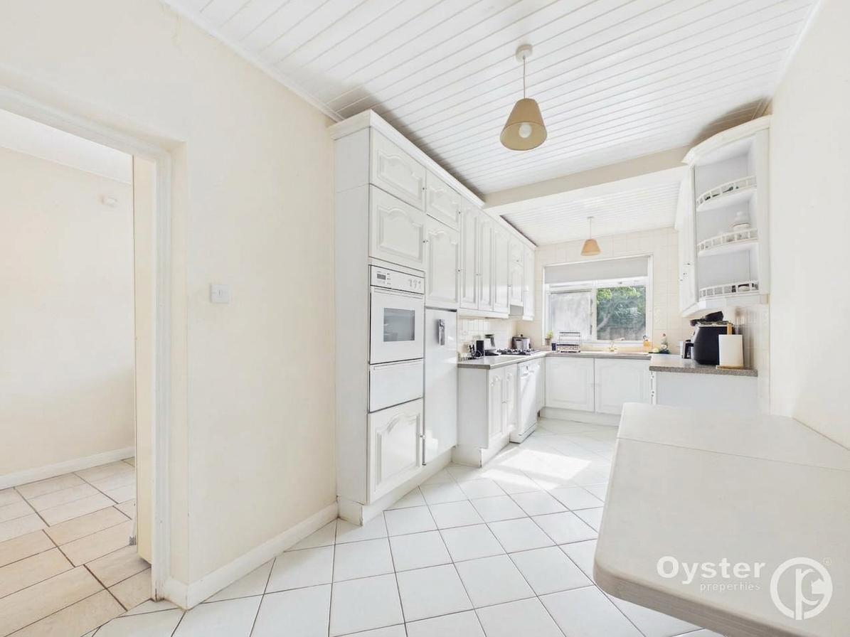 Seafield Road, London, N11, photo 3