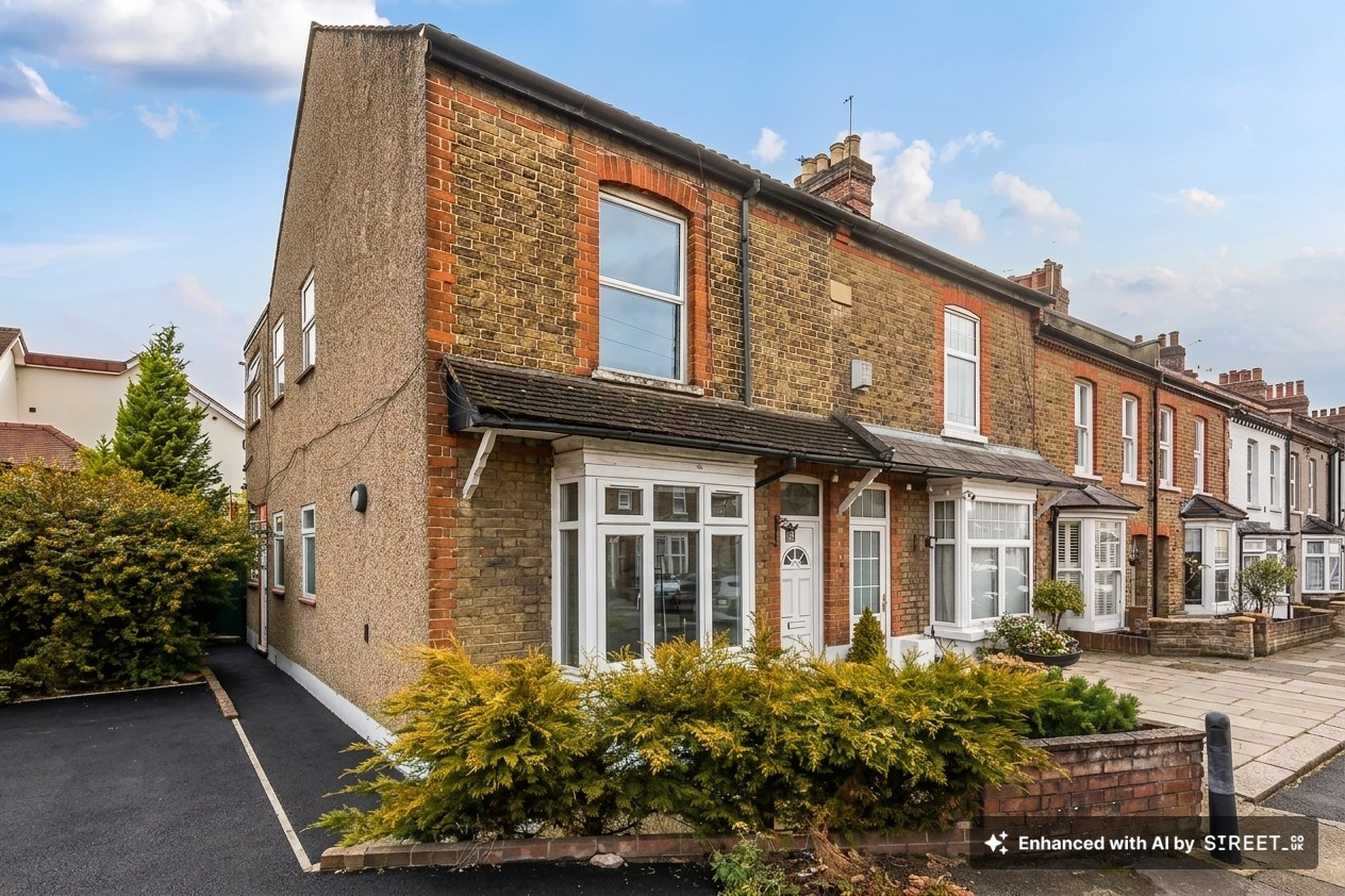Mead Road, Edgware, HA8