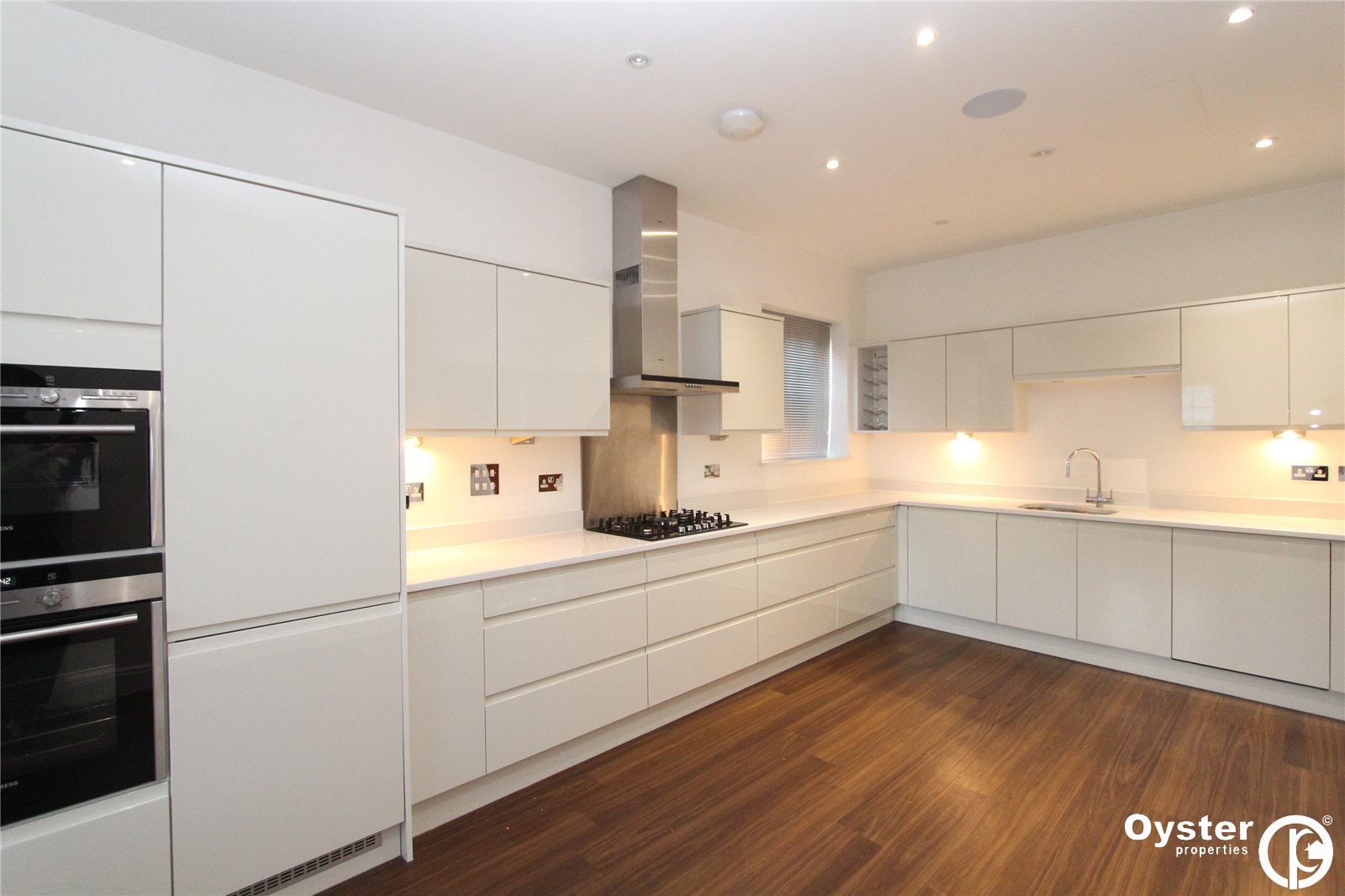 Whitchurch Lane, Edgware, HA8, photo 2