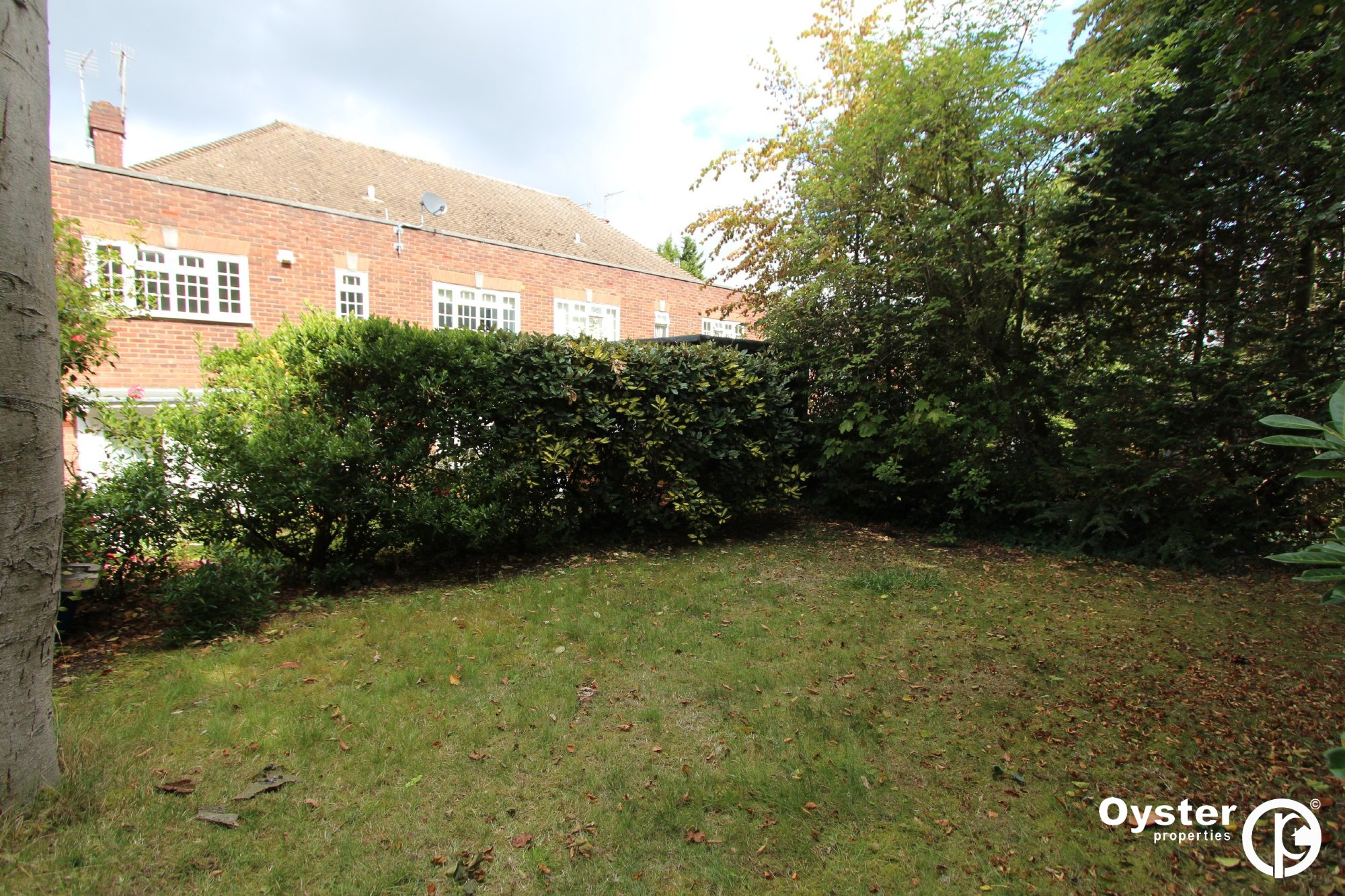 Hollygrove, Bushey, WD23, photo 14