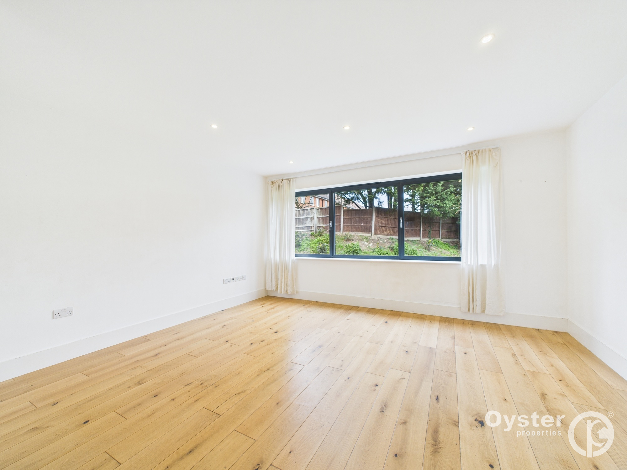Brunswick Park Road, Zeus Court, N11
