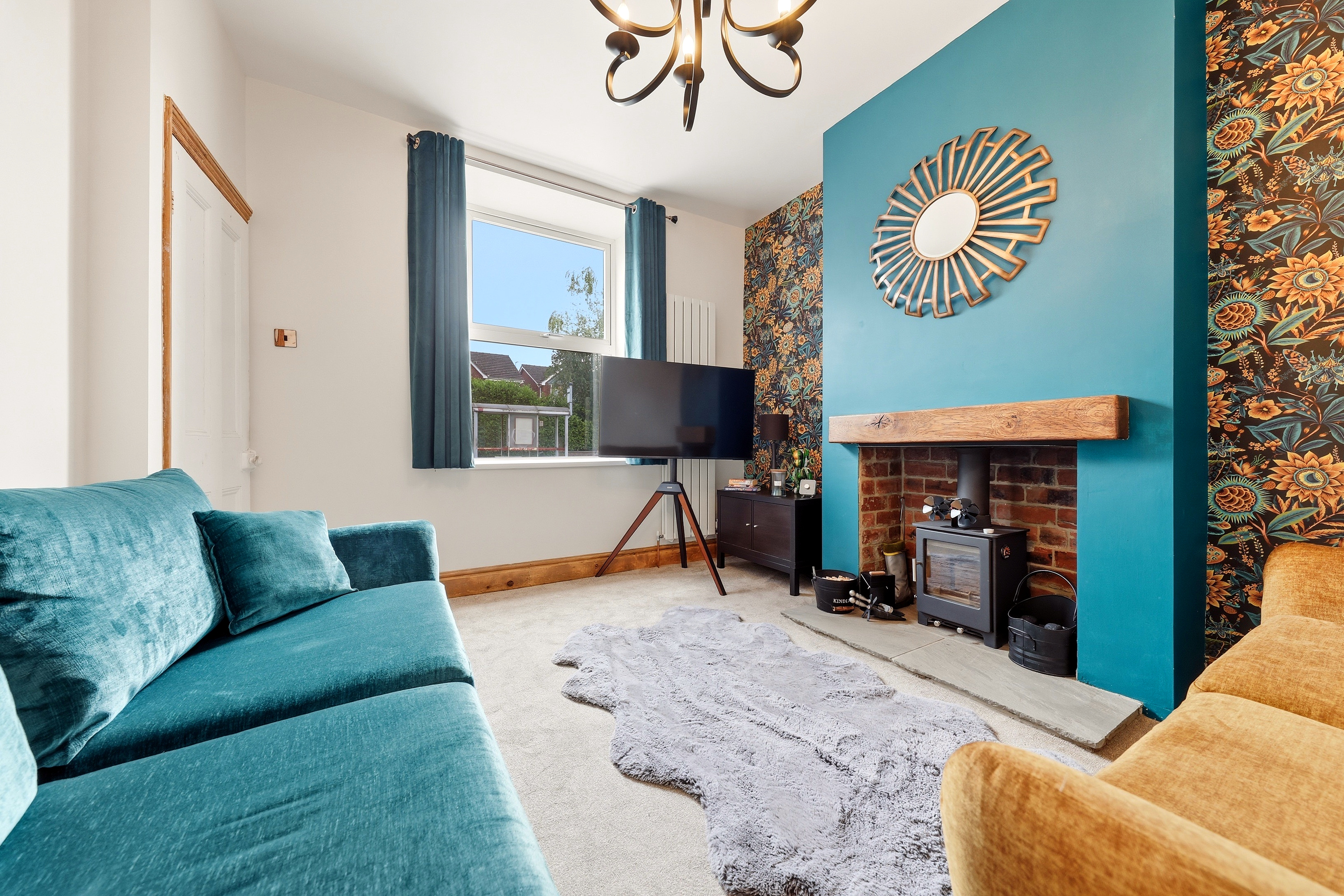 Leeds Road, Robin Hood, WF3