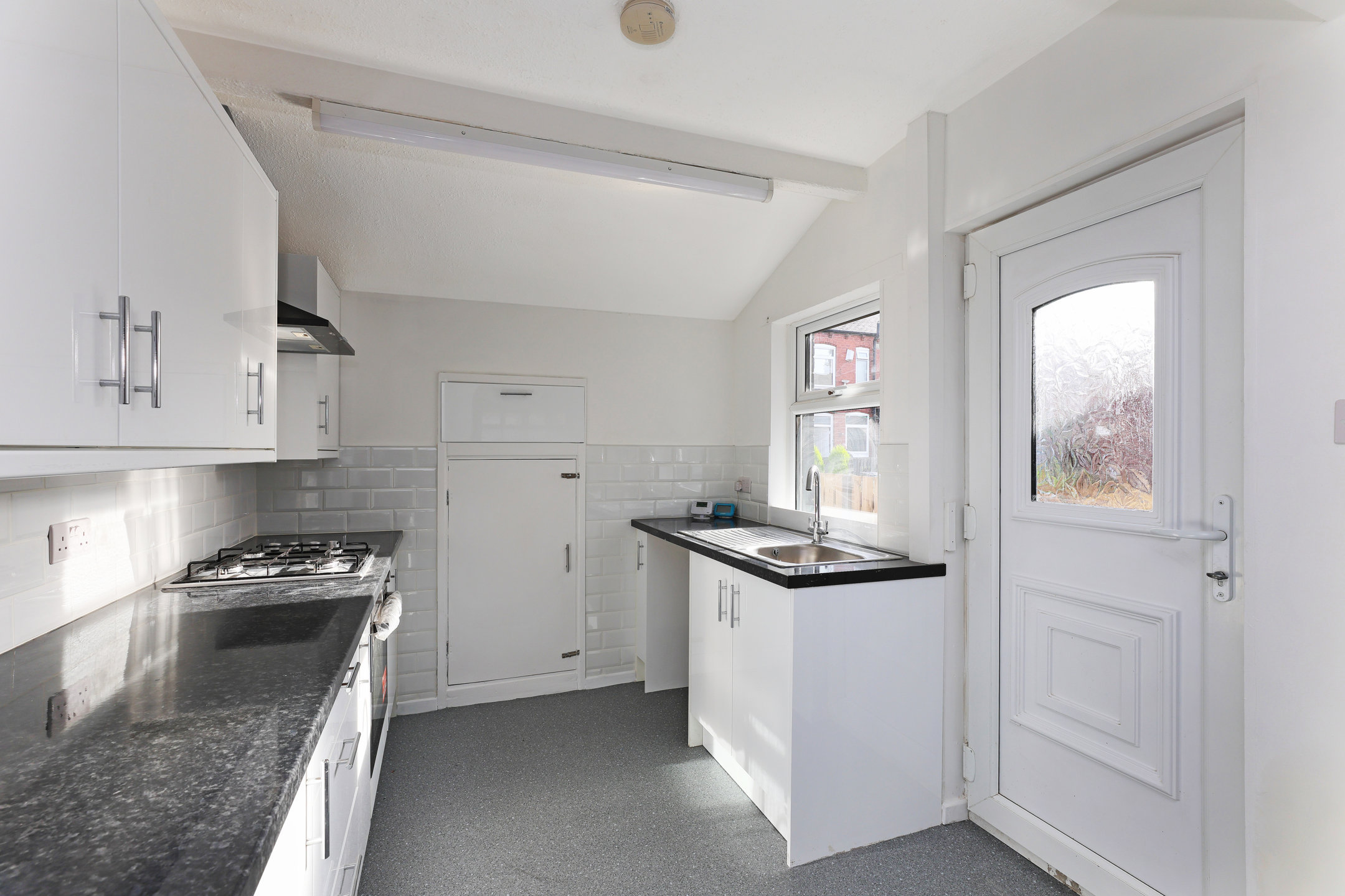 Cross Flatts Row, Leeds, LS11, photo 9