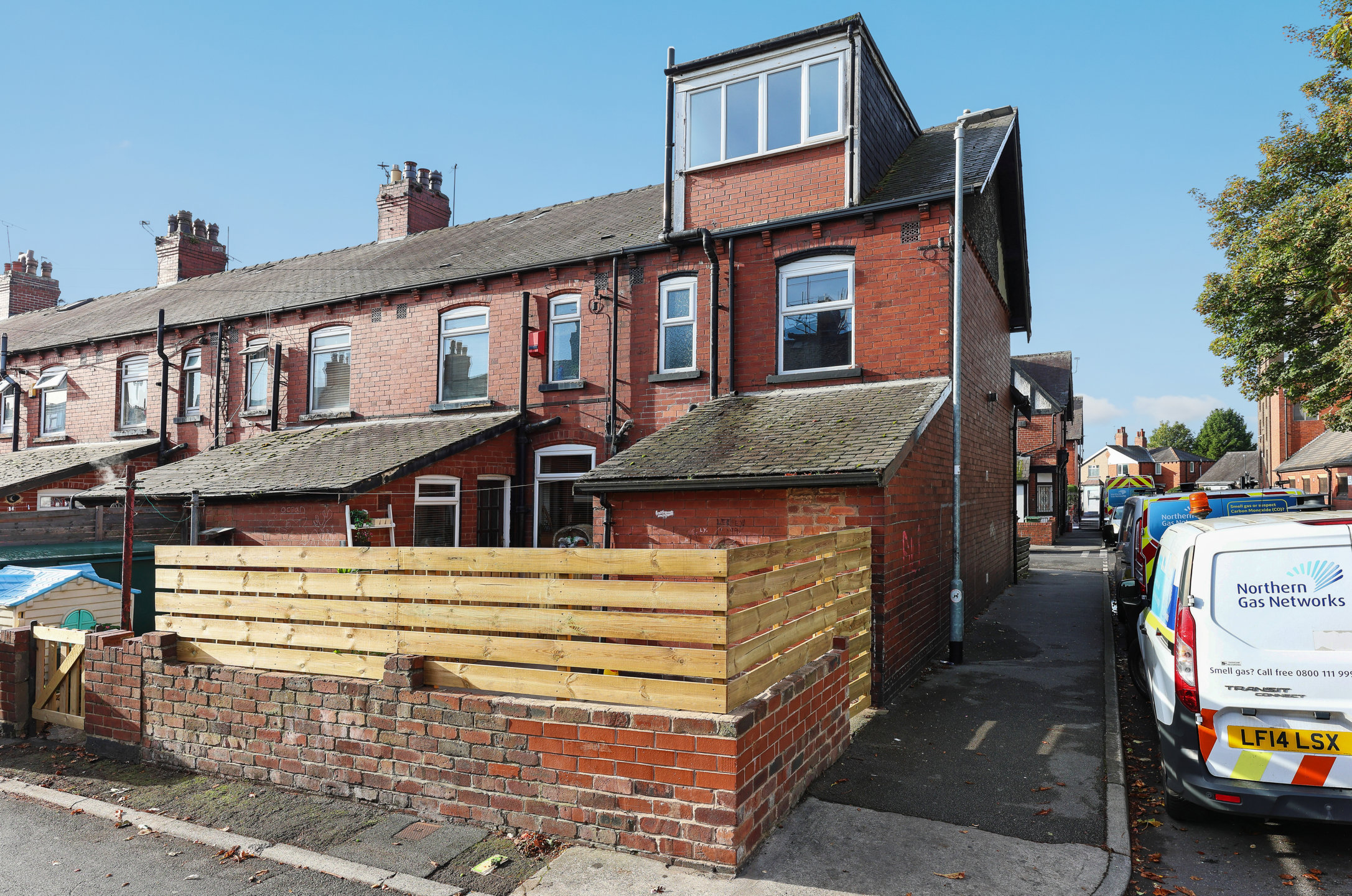 Cross Flatts Row, Leeds, LS11, photo 18