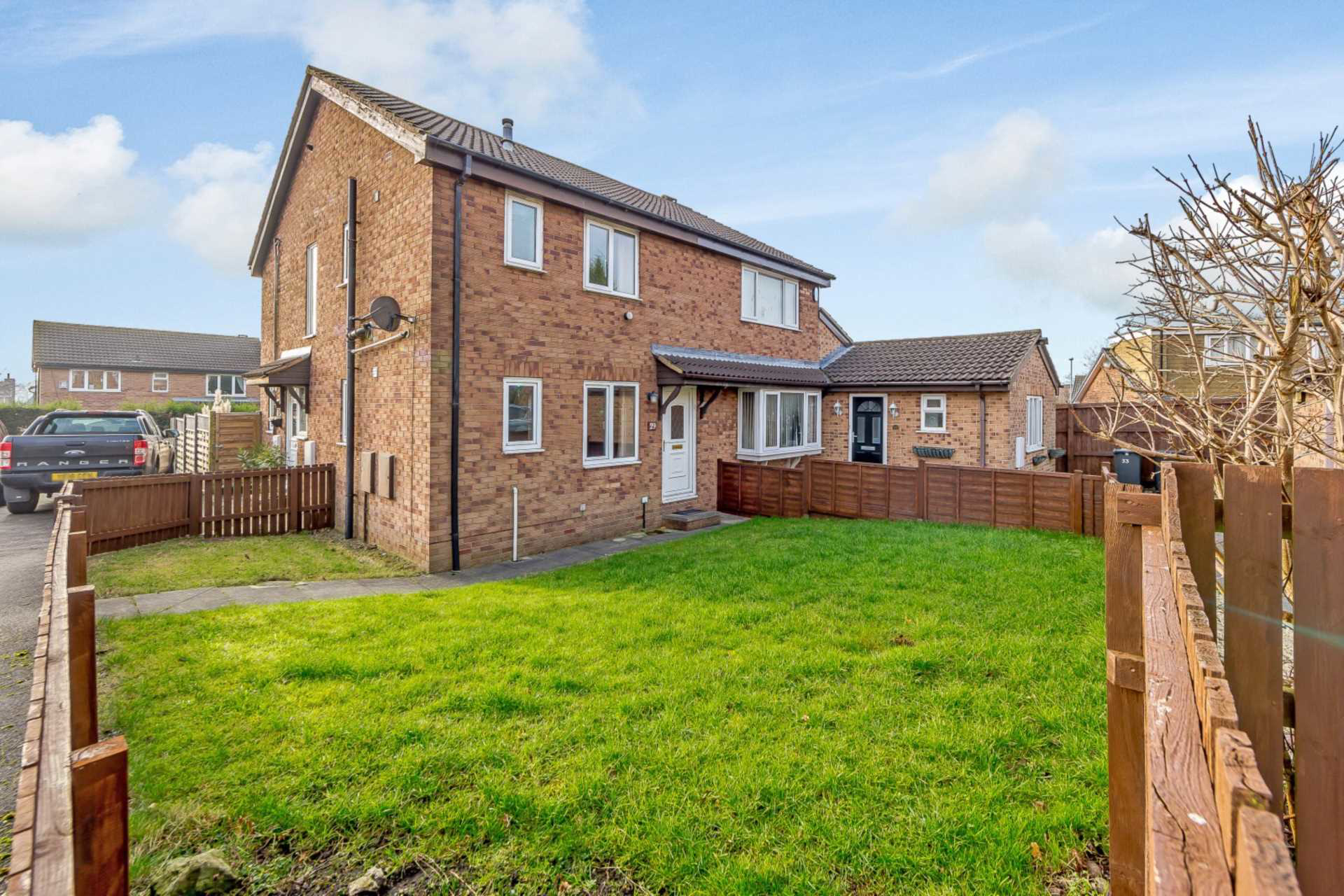 Broadcroft Way, Tingley, WF3