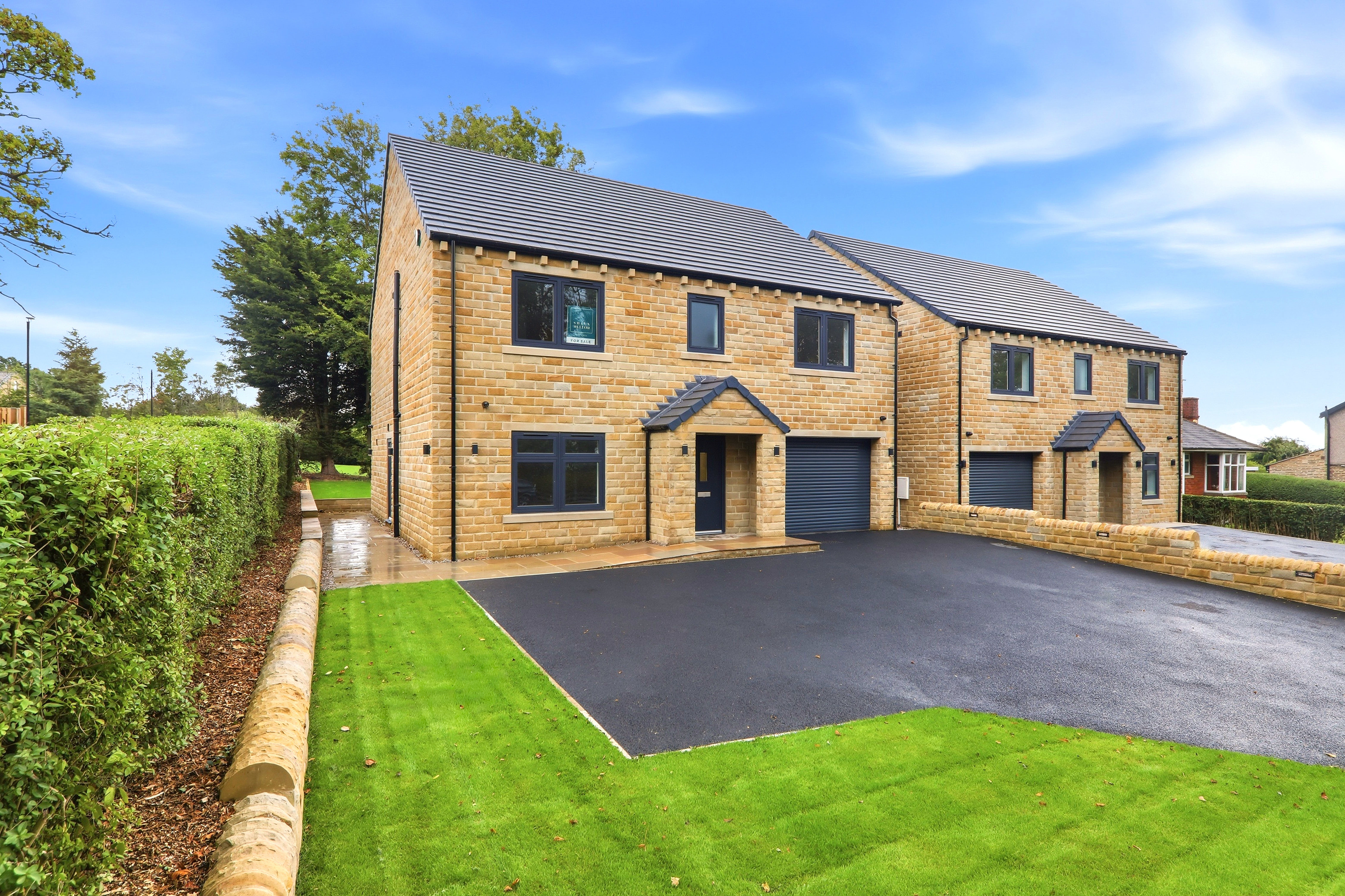 Bradford Road, Birkenshaw, BD11