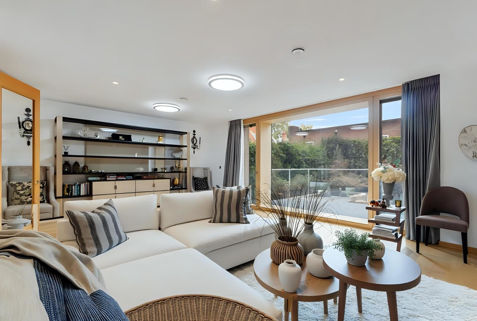 Vicarage Gate, London, W8, photo 2