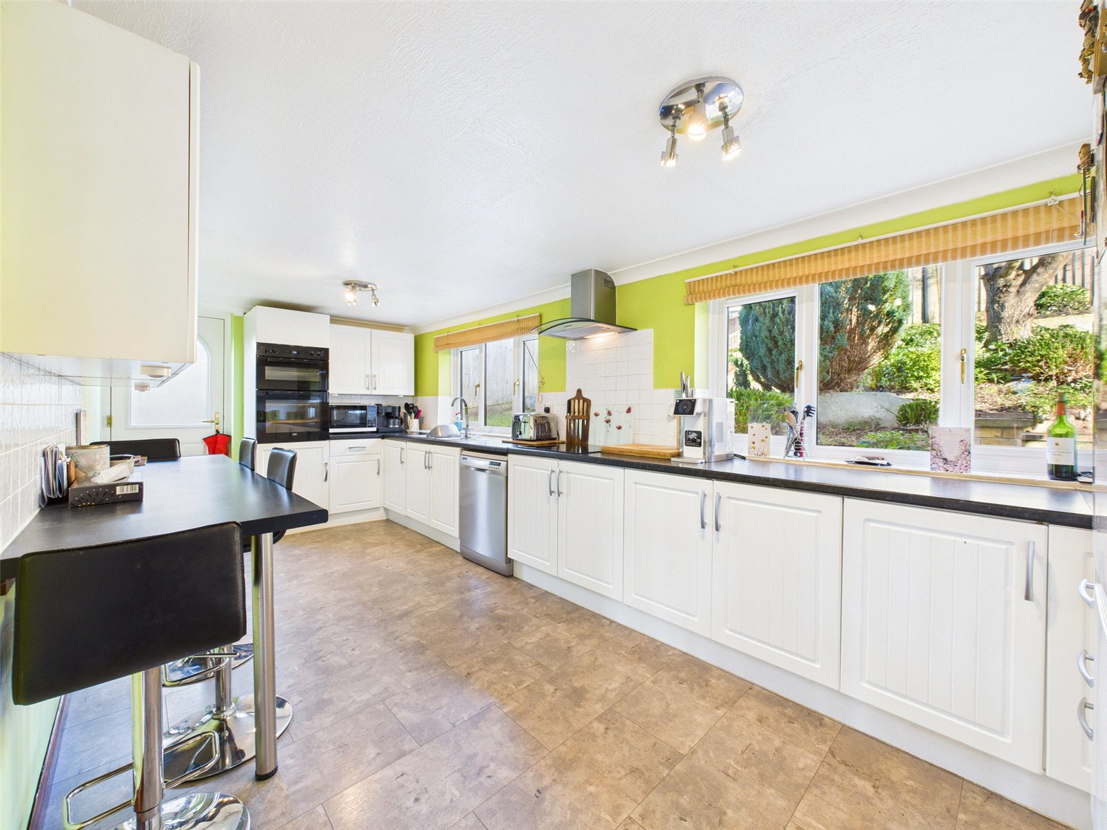 Taw Vale Avenue, North Tawton, Devon, EX20, photo 2