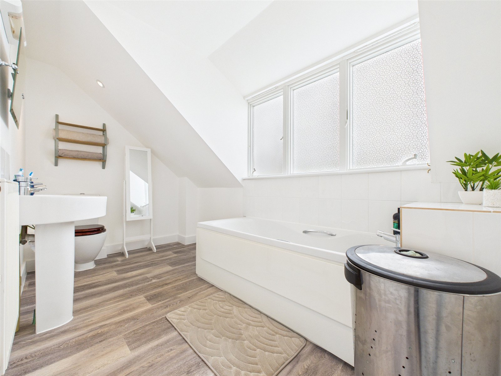 Fernleigh Road, Wadebridge, Cornwall, PL27, photo 5