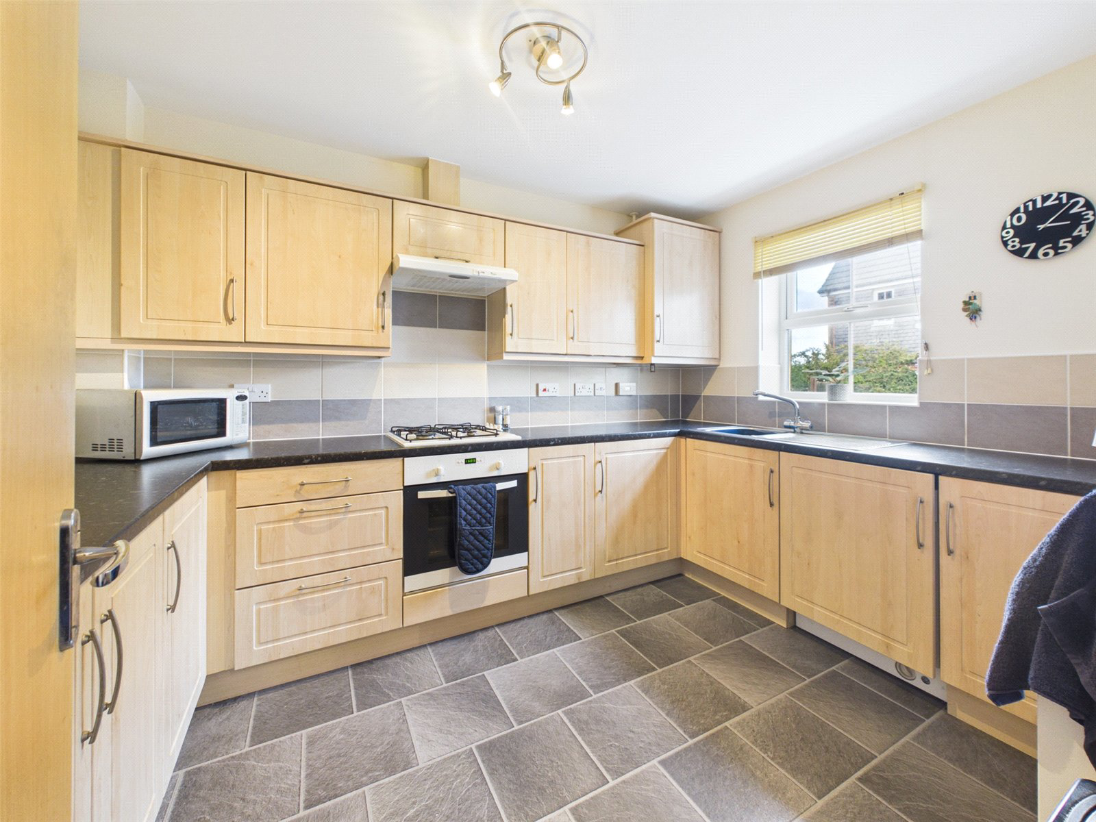 Sterlings Way, Okehampton, Devon, EX20, photo 3