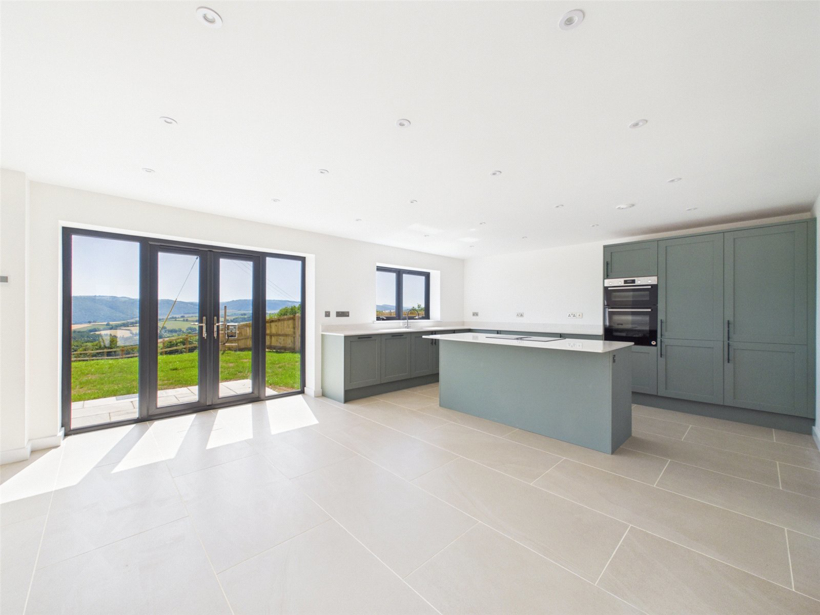 Kitchen / Dining