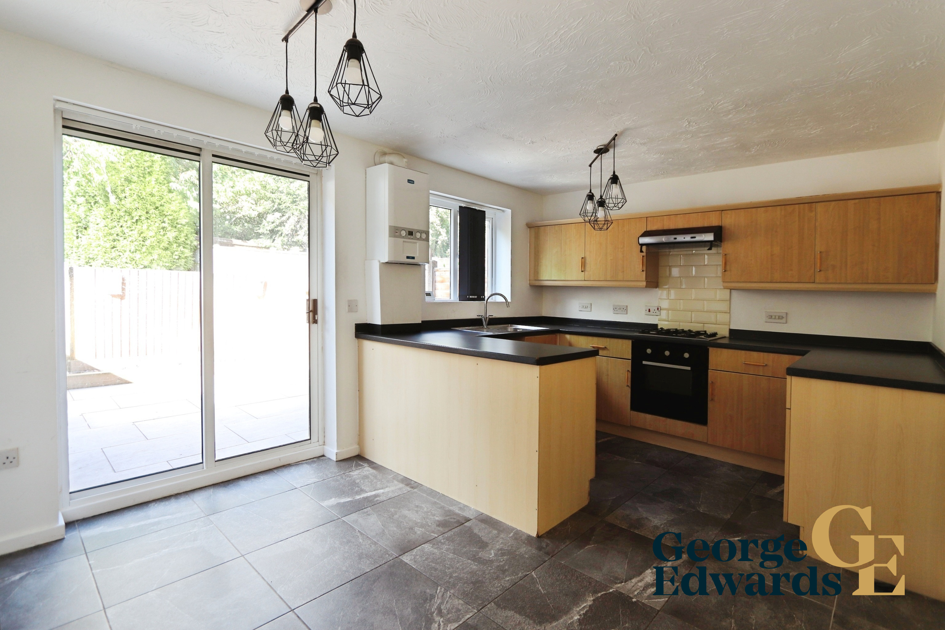 Amersham Way, photo 3