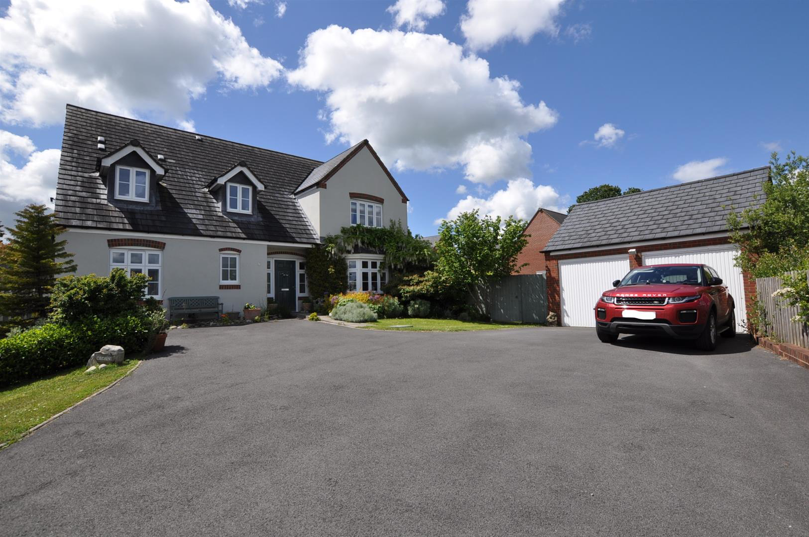 Cilcain, 5 Maes Cynin, St. Clears, Carmarthen